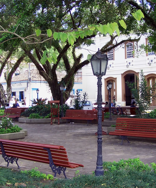 Atrações em Duas Barras